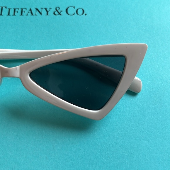 cat-eyed sunglasses - Picture 4 of 5